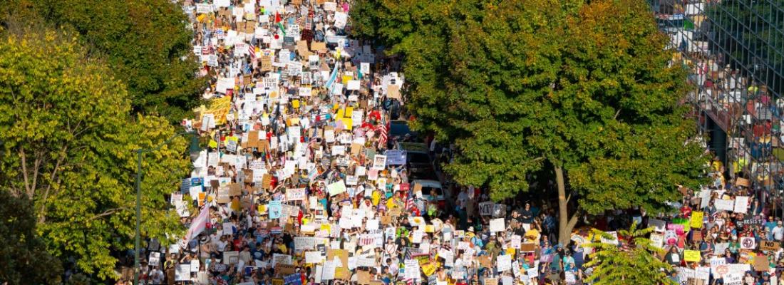Des manifestants se sont rassemblés dans plusieurs villes américaines dans le cadre du mouvement « Pas de rois ». (Photo tirée de la page Facebook de No Kings [Pas de rois] – Madison, WI.)
