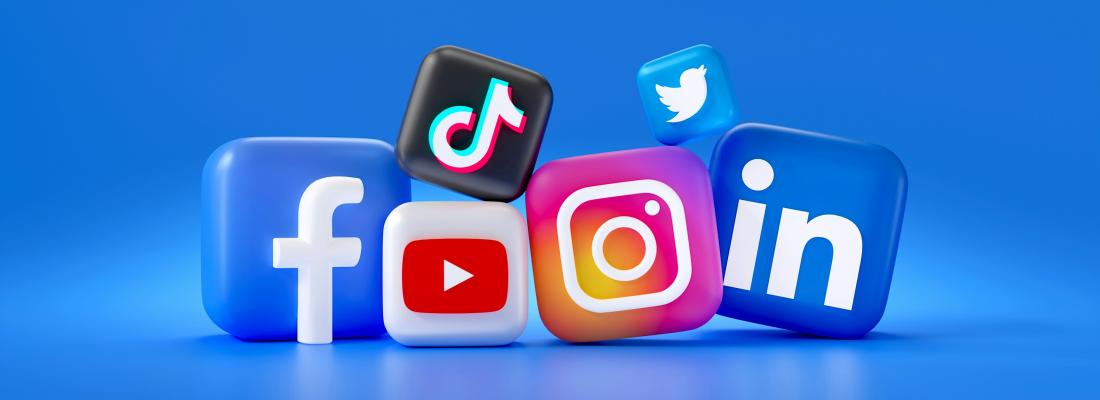 Les médias sociaux sont maintenant interdits aux usagers de moins de 16 ans en Australie. (Photo de Mariia Shalabaieva sur Unsplash.) 