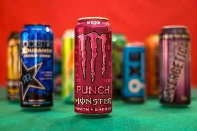 Les ventes de boissons énergisantes augmentent rapidement au Canada. En 2022, elles ont rapporté 1,1 milliard de dollars. En 2027, les ventes devraient atteindre 1,5 milliard de dollars. Les ventes de boissons énergisantes augmentent rapidement au Canada. En 2022, elles ont rapporté 1,1 milliard de dollars. En 2027, les ventes devraient atteindre 1,5 milliard de dollars.