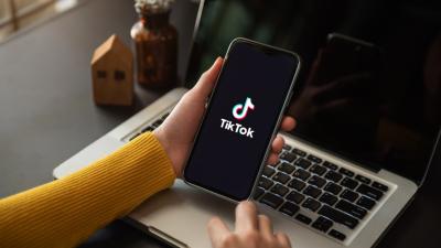 De nombreux Canadiens se tournent vers TikTok pour s’informer. (Photo : Thicha Satapitanon, via Shutterstock.) 