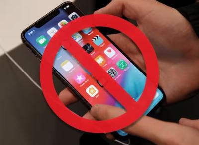Les téléphones cellulaires sont interdits dans de nombreuses salles de classes canadiennes depuis le mois de septembre. (Photo via X.) Les téléphones cellulaires sont interdits dans de nombreuses salles de classes canadiennes depuis le mois de septembre. (Photo via X.)