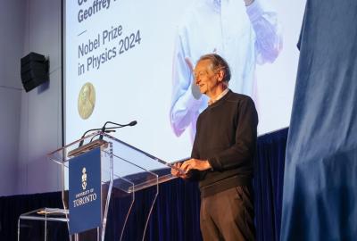 Geoffrey Hinton, leader du développement de l’intelligence artificielle, a reçu le prix Nobel de physique. (Photo via la page Facebook du département d’informatique de l’université de Toronto.) Geoffrey Hinton, leader du développement de l’intelligence artificielle, a reçu le prix Nobel de physique. (Photo via la page Facebook du département d’informatique de l’université de Toronto.)