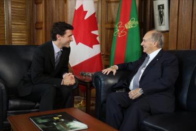 L’Aga Khan (à droite) avec le premier ministre Trudeau. (Photo via X.) L’Aga Khan (à droite) avec le premier ministre Trudeau. (Photo via X.)