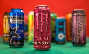 Les ventes de boissons énergisantes augmentent rapidement au Canada. En 2022, elles ont rapporté 1,1 milliard de dollars. En 2027, les ventes devraient atteindre 1,5 milliard de dollars.