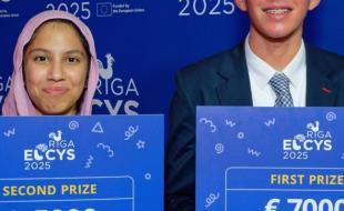 Sara Waqas et Evan Budz, des élèves canadiens, ont remporté les honneurs au Concours européen pour jeunes scientifiques. (Photo tiré de la page Instagram de Sciences jeunesse Canada.)