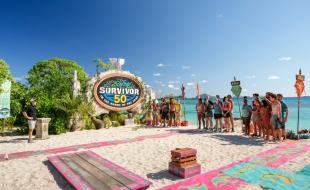 Des participants de Survivor se préparent à relever un défi. (Photo tirée de la page Facebook de Survivor.)